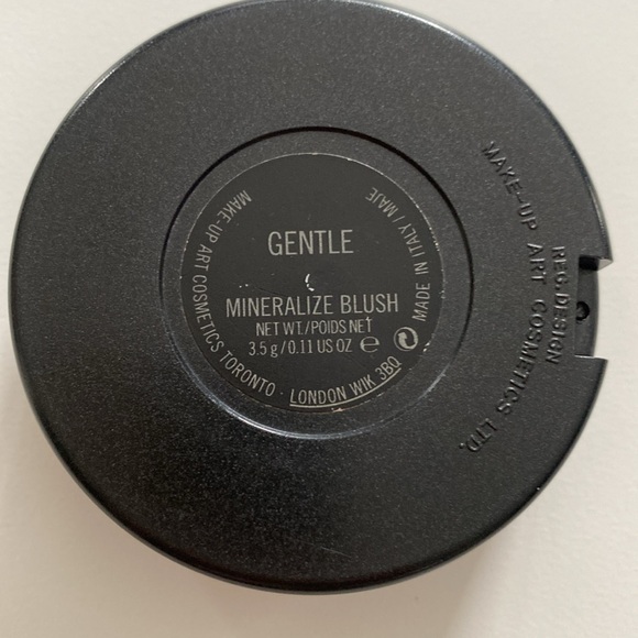 MAC Cosmetics Mineralized Blush in Gentle - Picture 3 of 8